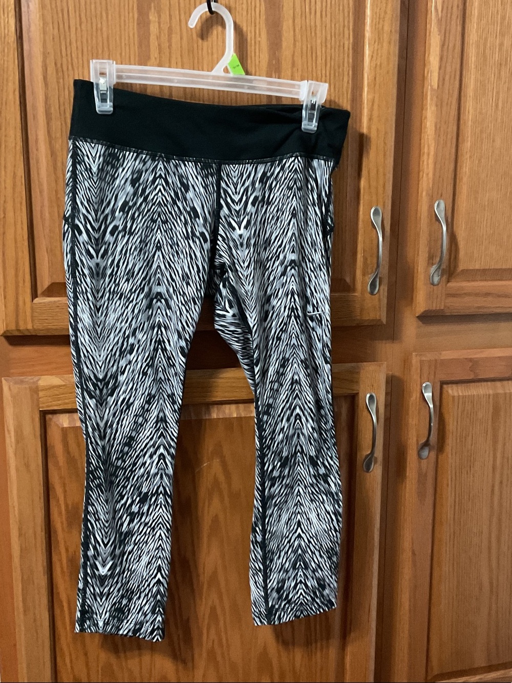 Nike Black & White Patterned ladies Capri Leggings